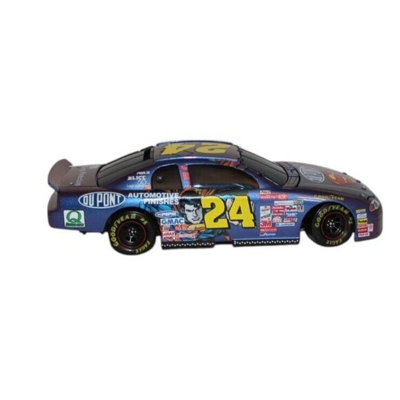 NASCAR ACTION Jeff Gordon #24 DuPont Superman 1:24 Diecast Stock Car 1999 - Picture 7 of 10